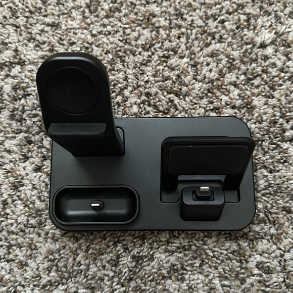 NWOT 3 in 1 Fast Charging Station for Apple iPhone Watch AirPods Black - Picture 6 of 11